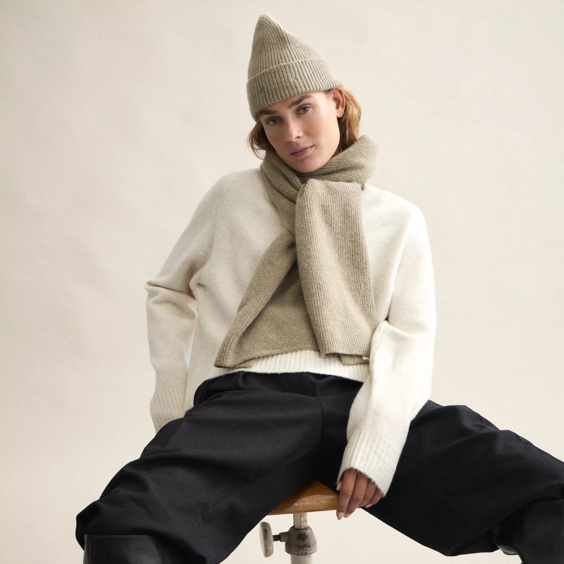 KNITTED SCARF - CLAY