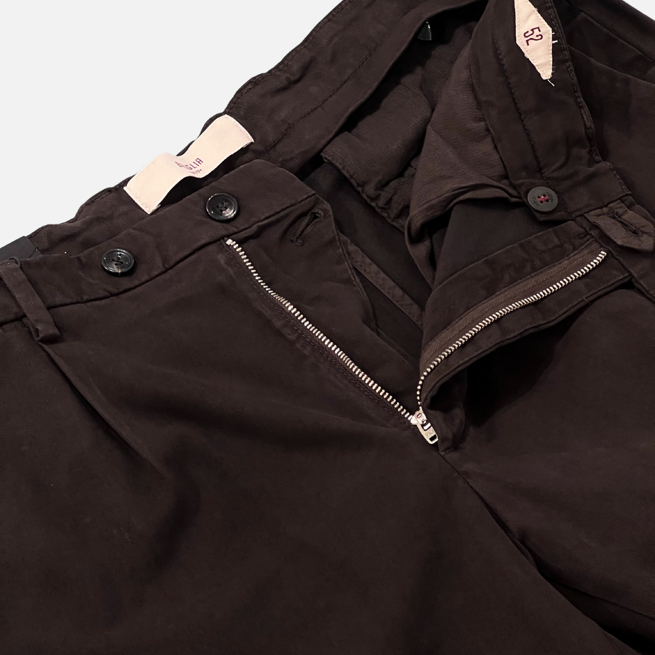 MODAL CHINO PANTS - BROWN