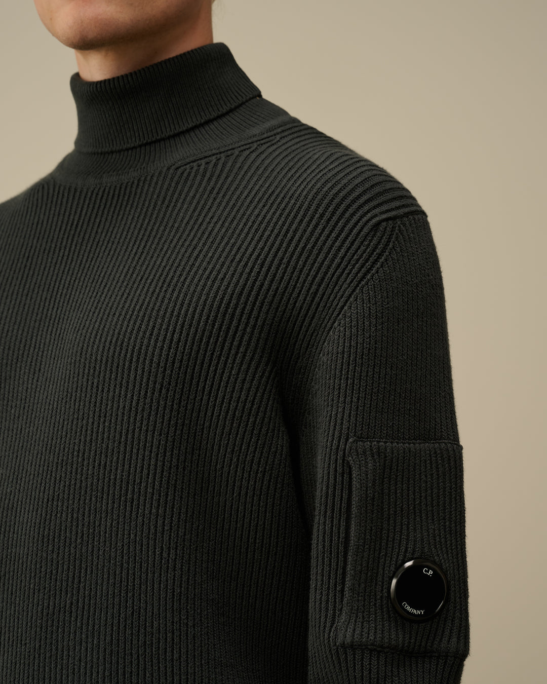 Full Rib Turtleneck Knit - BLACK SAND