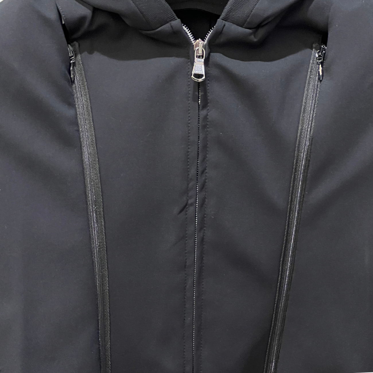 HOODED SPORTS JACKET - BLACK