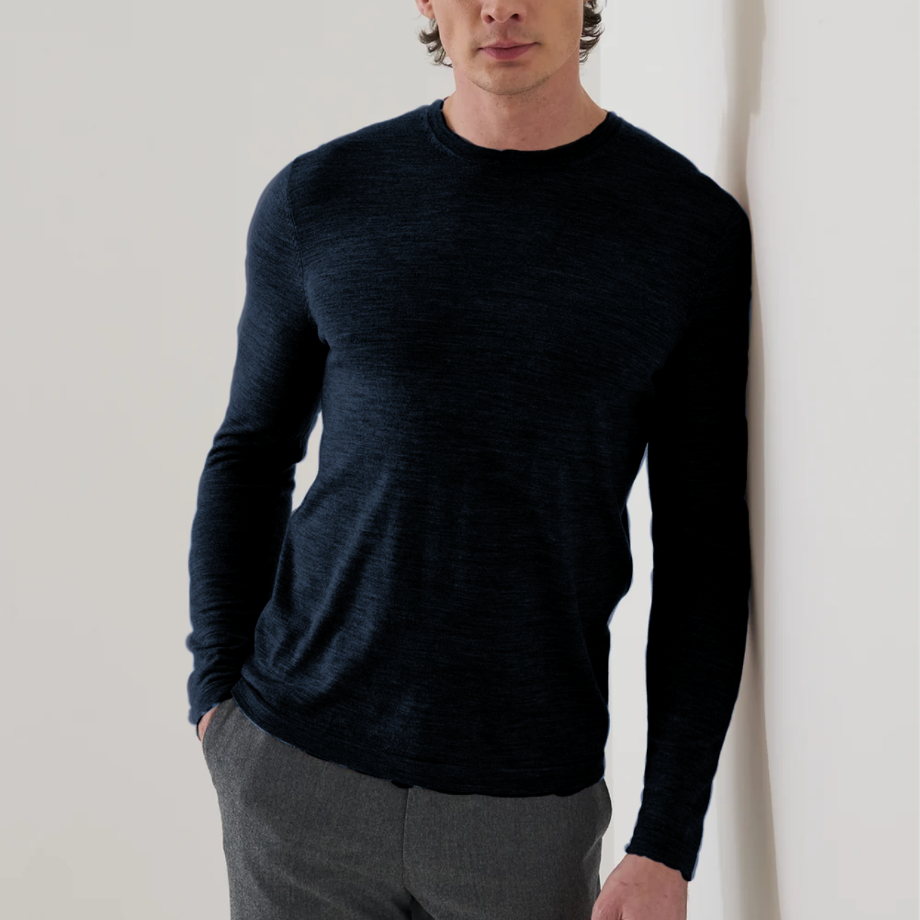 EXTRA FINE MERINO WOOL CREWNECK - MIDNIGHT