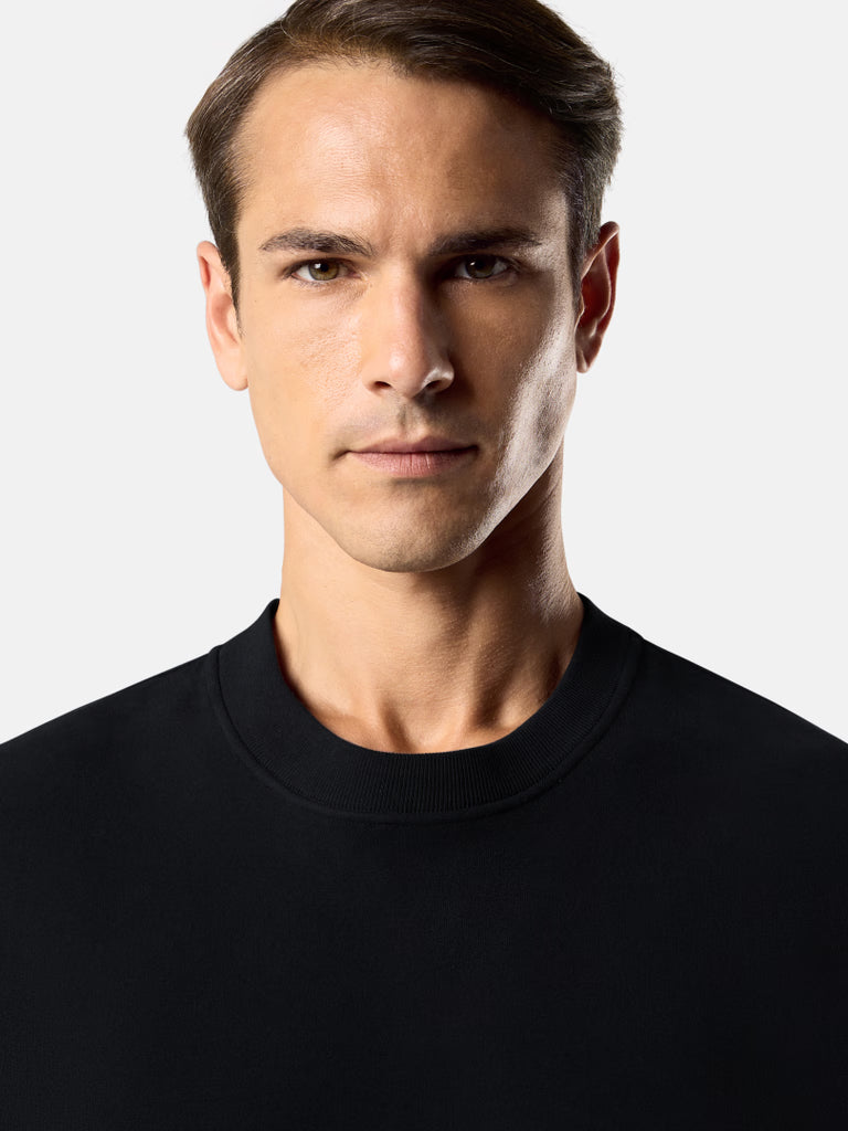 BLACK COMFORT FIT CREWNECK