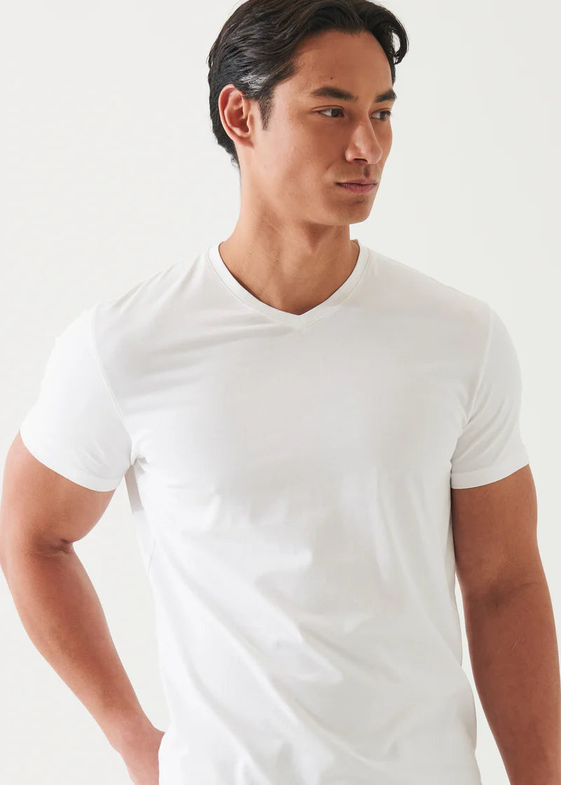 PIMA COTTON STRETCH V NECK T SHIRT - WHITE