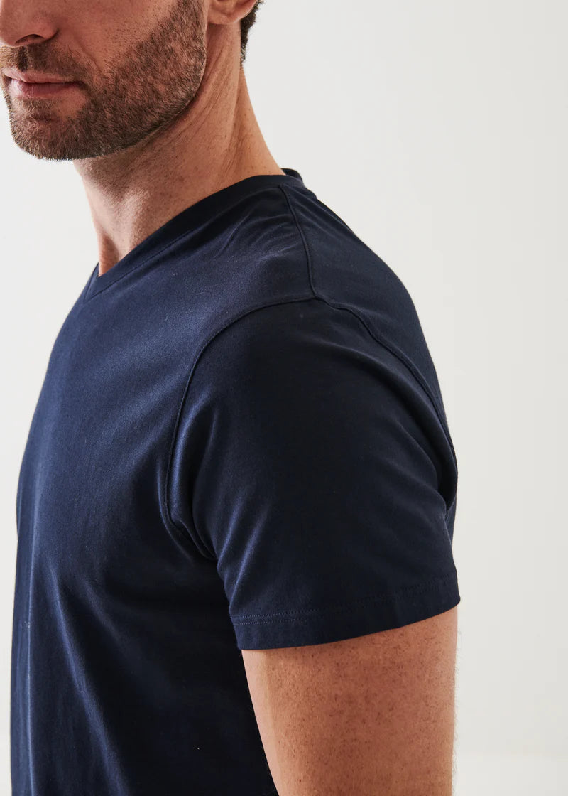 PIMA COTTON STRETCH V-NECK T-SHIRT - MIDNIGHT