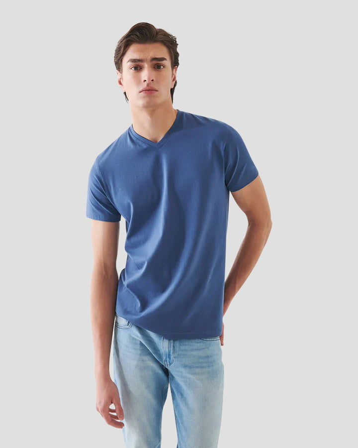 T-shirt à col en V en coton pima extensible - Indigo