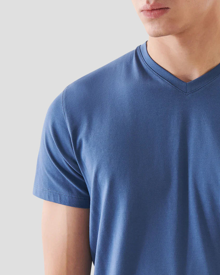 T-shirt à col en V en coton pima extensible - Indigo