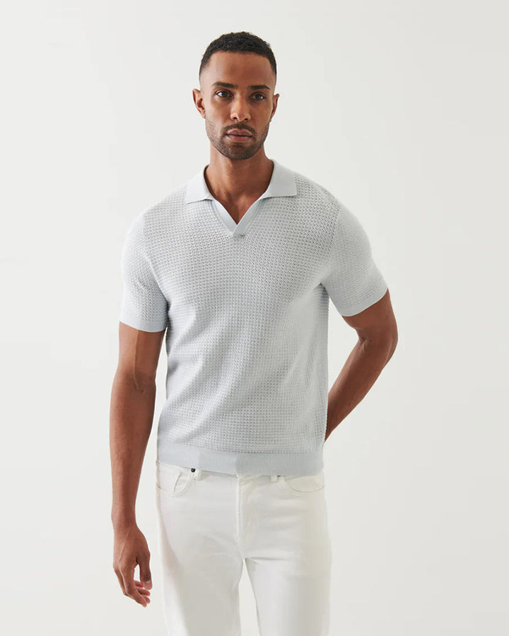 Polo ouvert texturé en coton et cachemire - Bleu pâle