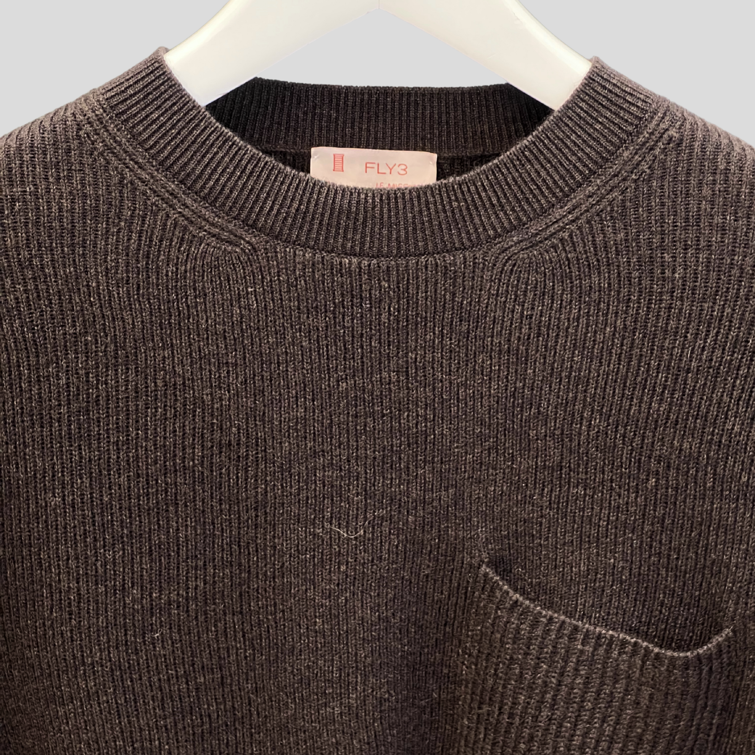 CREW NECK C/POCKET SWEATER - DARK BROWN