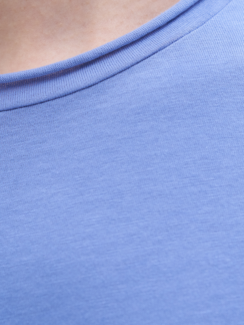 ROLL NECK TEE - Coral Blue